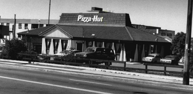 Pizza Hut's First Store In Australia